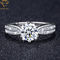 Zircone Diamond Engagement Rings Shiny Polish d'argento